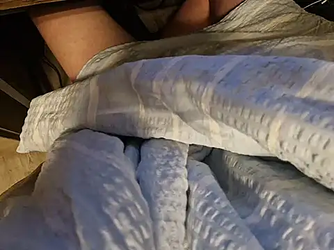 Snapshot of DerechteJunge chatting on 02-20-25, 11:32 DerechteJunge online show from 02-20-25, 11:32