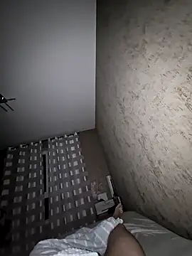 Snapshot of DerechteJunge chatting on 02-24-25, 05:43 DerechteJunge online show from 02-24-25, 05:43