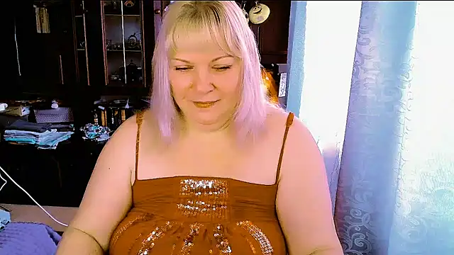 FlowerButterf online show from 12-21-25, 09:33