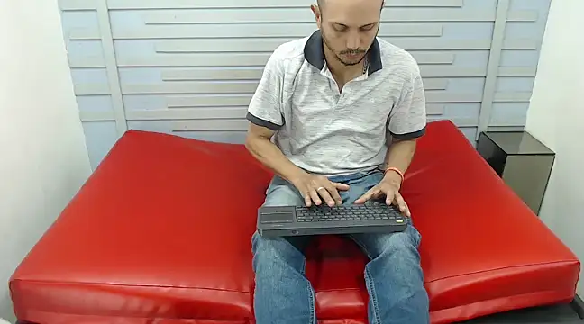 JhonTorres018 online show from 02-25-25, 10:20