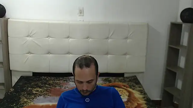 Snapshot of JhonTorres018 chatting on 11-19-25, 04:01 JhonTorres018 online show from 11-19-25, 04:01