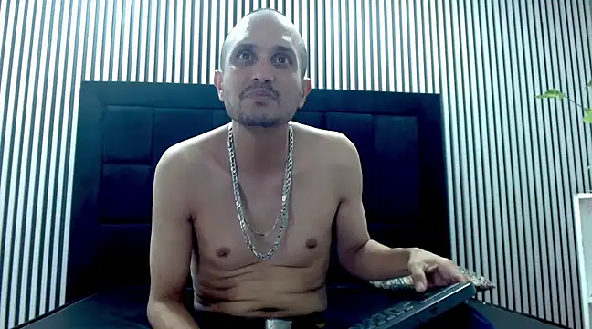 JhonTorres018 online show from 02-18-25, 03:42