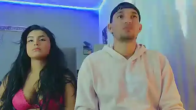 Snapshot of Reina_paola chatting on 03-06-25, 02:08 Reina paola online show from 03-06-25, 02:08