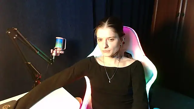 your---love online show from 02-18-25, 05:09