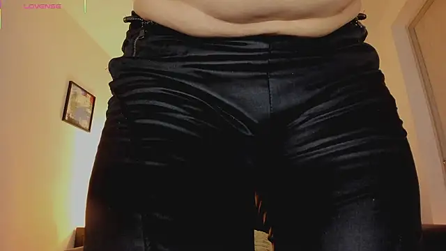 Skay Hot online show from 03-27-26, 05:58