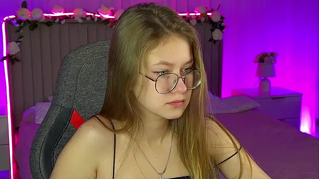 EveMundie online show from 11-06-25, 12:42