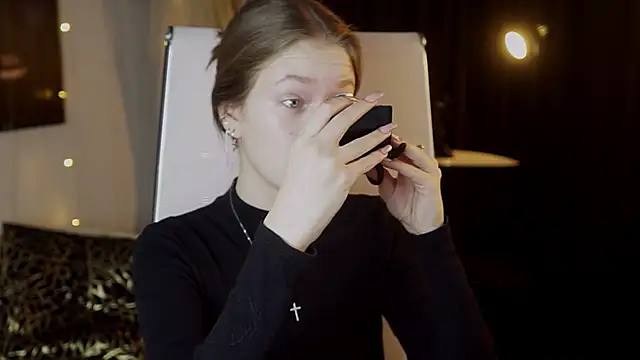 EveMundie online show from 03-09-26, 09:24