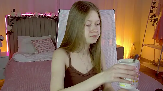 EveMundie online show from 03-24-26, 10:37