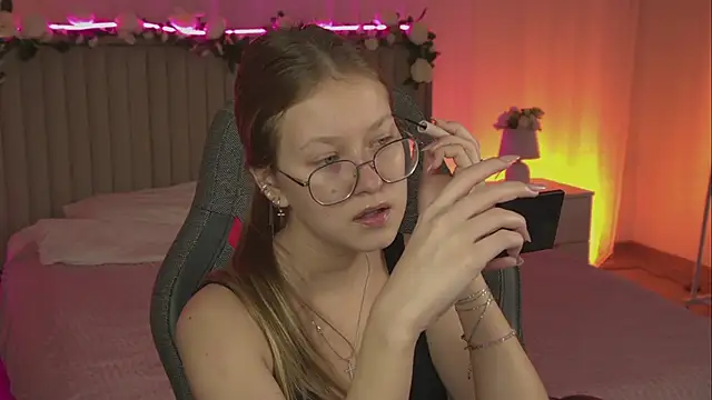 EveMundie online show from 11-10-25, 06:29