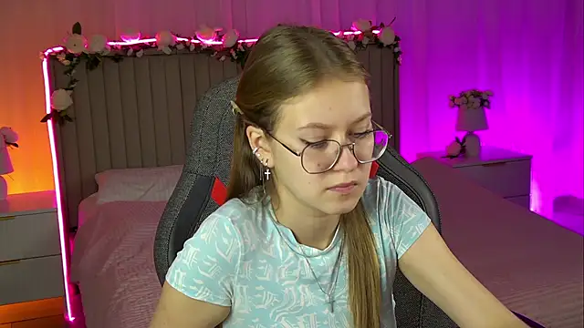 EveMundie online show from 10-25-25, 12:50