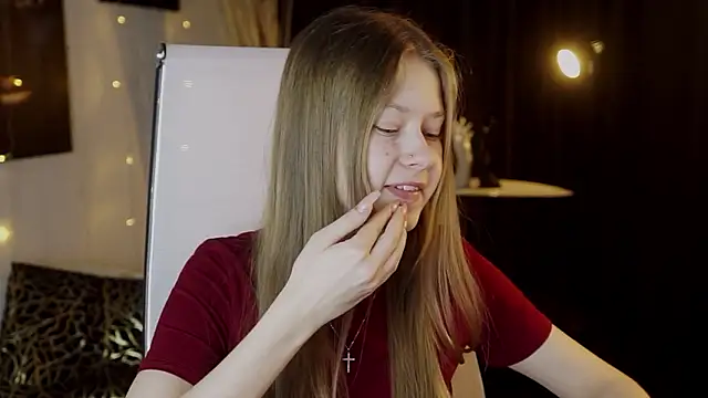 EveMundie online show from 03-12-26, 06:17