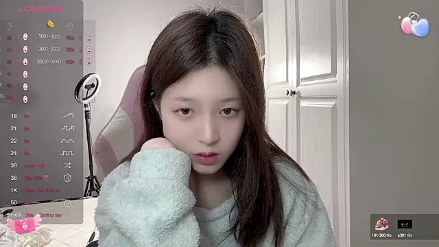 Snapshot of YaYa-521 chatting on 03-18-25, 06:39 YaYa-521 online show from 03-18-25, 06:39