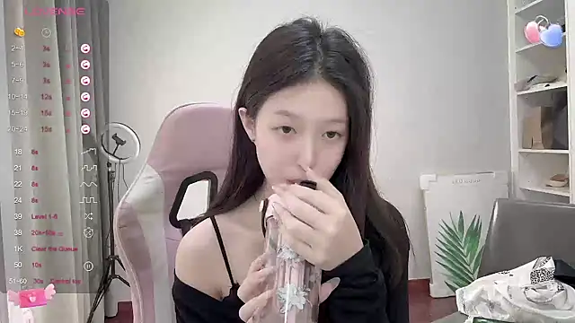 Snapshot of YaYa-521 chatting on 09-21-25, 01:38 YaYa-521 online show from 09-21-25, 01:38