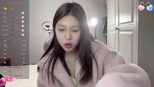 Snapshot of YaYa-521 chatting on 03-11-25, 05:13 YaYa-521 online show from 03-11-25, 05:13