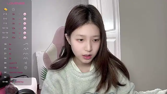 Snapshot of YaYa-521 chatting on 03-07-25, 03:18 YaYa-521 online show from 03-07-25, 03:18