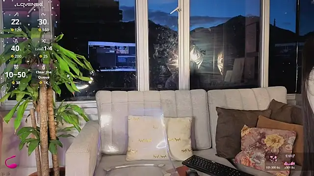 Ivanna West online show from 10-22-25, 10:25