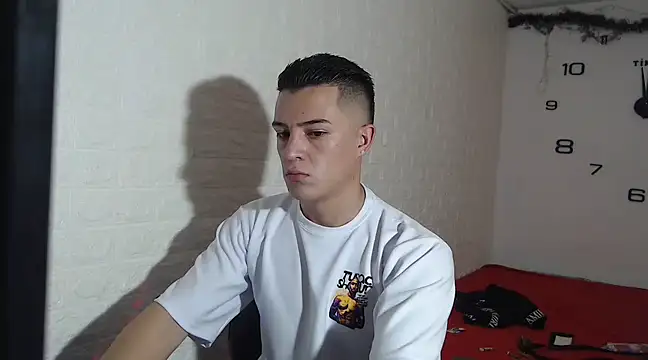 Snapshot of CamiloBeltran_ chatting on 03-21-25, 07:35 CamiloBeltran online show from 03-21-25, 07:35