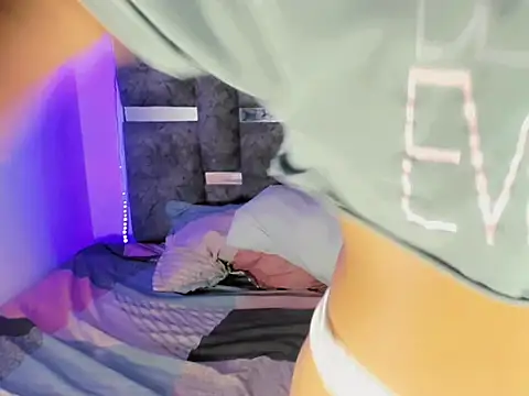 Snapshot of cherry_crushx chatting on 03-03-26, 01:34 cherry crushx online show from 03-03-26, 01:34