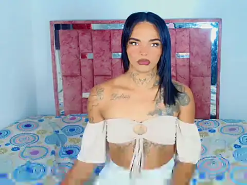 Snapshot of cherry_crushx chatting on 11-24-25, 04:01 cherry crushx online show from 11-24-25, 04:01