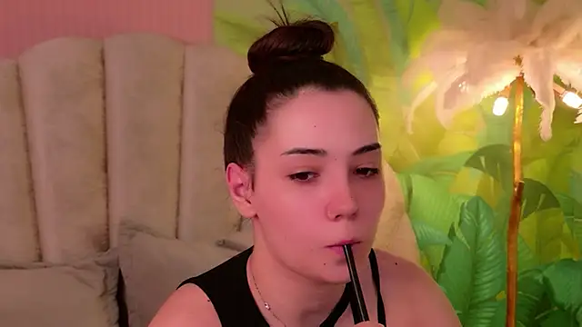 Snapshot of Alice_Deleon chatting on 06-07-26, 11:26 Alice Deleon online show from 06-07-26, 11:26