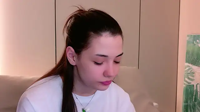 Snapshot of Alice_Deleon chatting on 06-21-26, 10:32 Alice Deleon online show from 06-21-26, 10:32