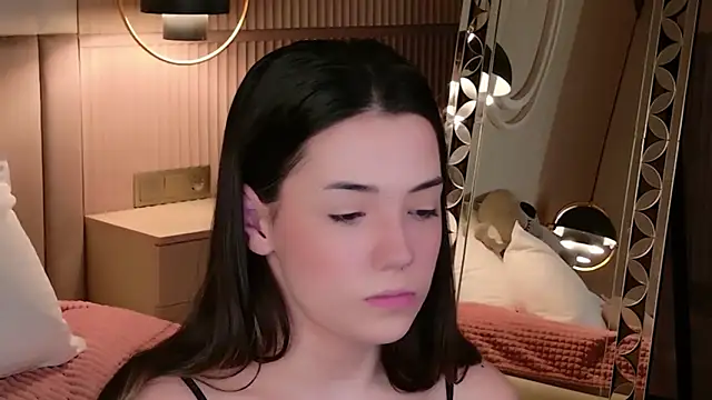 Snapshot of Alice_Deleon chatting on 02-08-26, 12:03 Alice Deleon online show from 02-08-26, 12:03