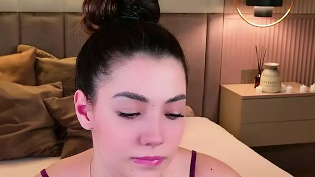 Alice Deleon online show from 11-06-25, 10:41