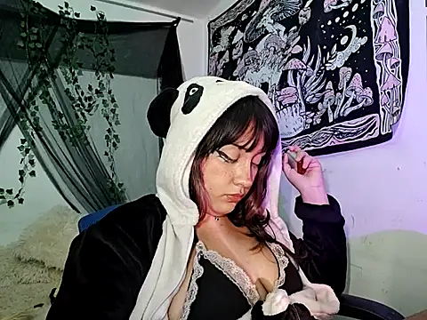 Snapshot of blue_katt chatting on 03-21-25, 08:28 blue katt online show from 03-21-25, 08:28