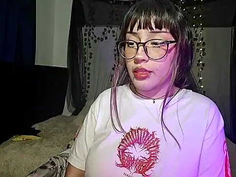 Snapshot of blue_katt chatting on 03-22-25, 05:28 blue katt online show from 03-22-25, 05:28