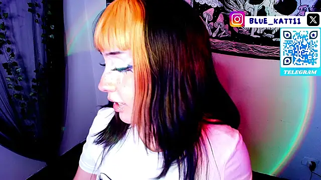 Snapshot of blue_katt chatting on 06-25-26, 05:12 blue katt online show from 06-25-26, 05:12