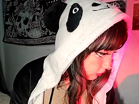 Snapshot of blue_katt chatting on 03-21-25, 05:21 blue katt online show from 03-21-25, 05:21
