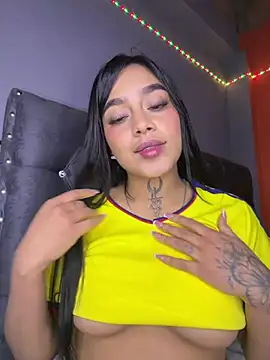 Snapshot of Emily_sharlot chatting on 06-27-26, 12:22 Emily sharlot online show from 06-27-26, 12:22
