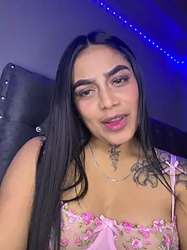 Snapshot of Emily_sharlot chatting on 07-17-26, 03:04 Emily sharlot online show from 07-17-26, 03:04