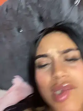 Emily sharlot online show from 12-20-25, 11:46