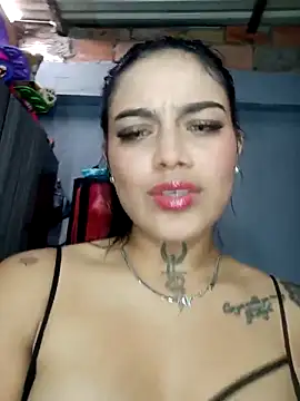 Snapshot of Emily_sharlot chatting on 03-17-25, 05:27 Emily sharlot online show from 03-17-25, 05:27