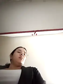 EmmaSulivan online show from 12-22-25, 11:10