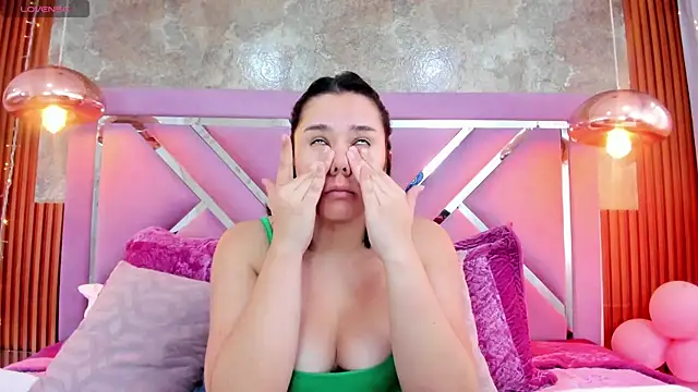 EmmaSulivan online show from 11-20-25, 02:07