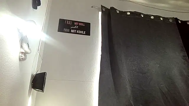 Snapshot of Miss_candymandy chatting on 02-18-25, 12:49 Miss candymandy online show from 02-18-25, 12:49