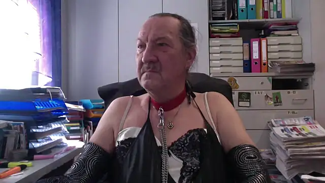 HMStraps01 online show from 04-05-26, 11:17