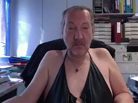 HMStraps01 online show from 09-09-25, 07:40