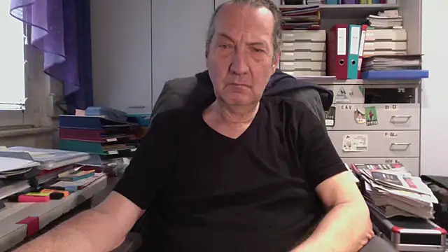 HMStraps01 online show from 02-26-25, 08:28