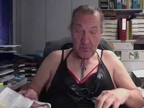 HMStraps01 online show from 10-18-25, 07:21