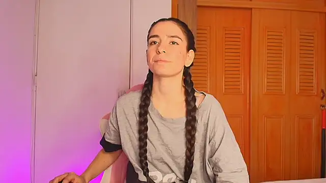 Peach Rose  online show from 10-27-25, 10:11