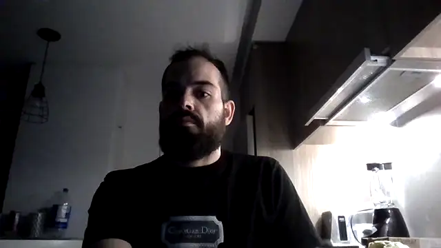 guccititi online show from 11-10-25, 02:44