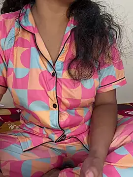 Snapshot of Pushpa-jhukegi chatting on 02-15-25, 10:44 Pushpa-jhukegi online show from 02-15-25, 10:44