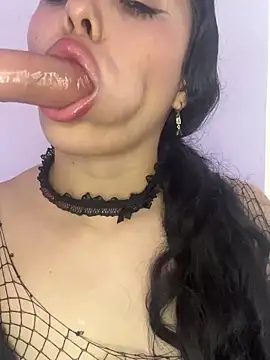 Emma Winslow online show from 03-05-25, 04:24