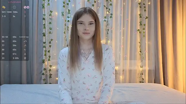 Snapshot of CarolinePepper chatting on 02-12-26, 02:17 CarolinePepper online show from 02-12-26, 02:17