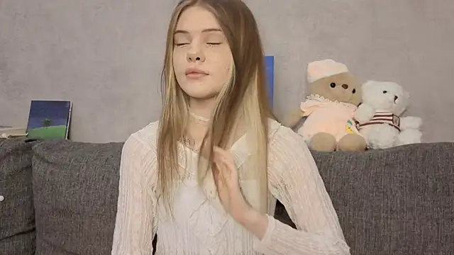 Snapshot of CarolinePepper chatting on 07-04-26, 01:37 CarolinePepper online show from 07-04-26, 01:37