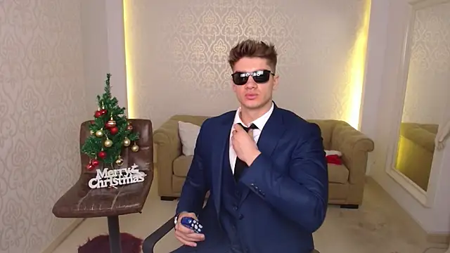 MaxKaiden online show from 12-20-25, 05:54