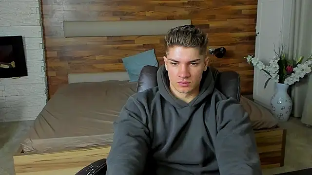 MaxKaiden online show from 03-30-26, 04:36